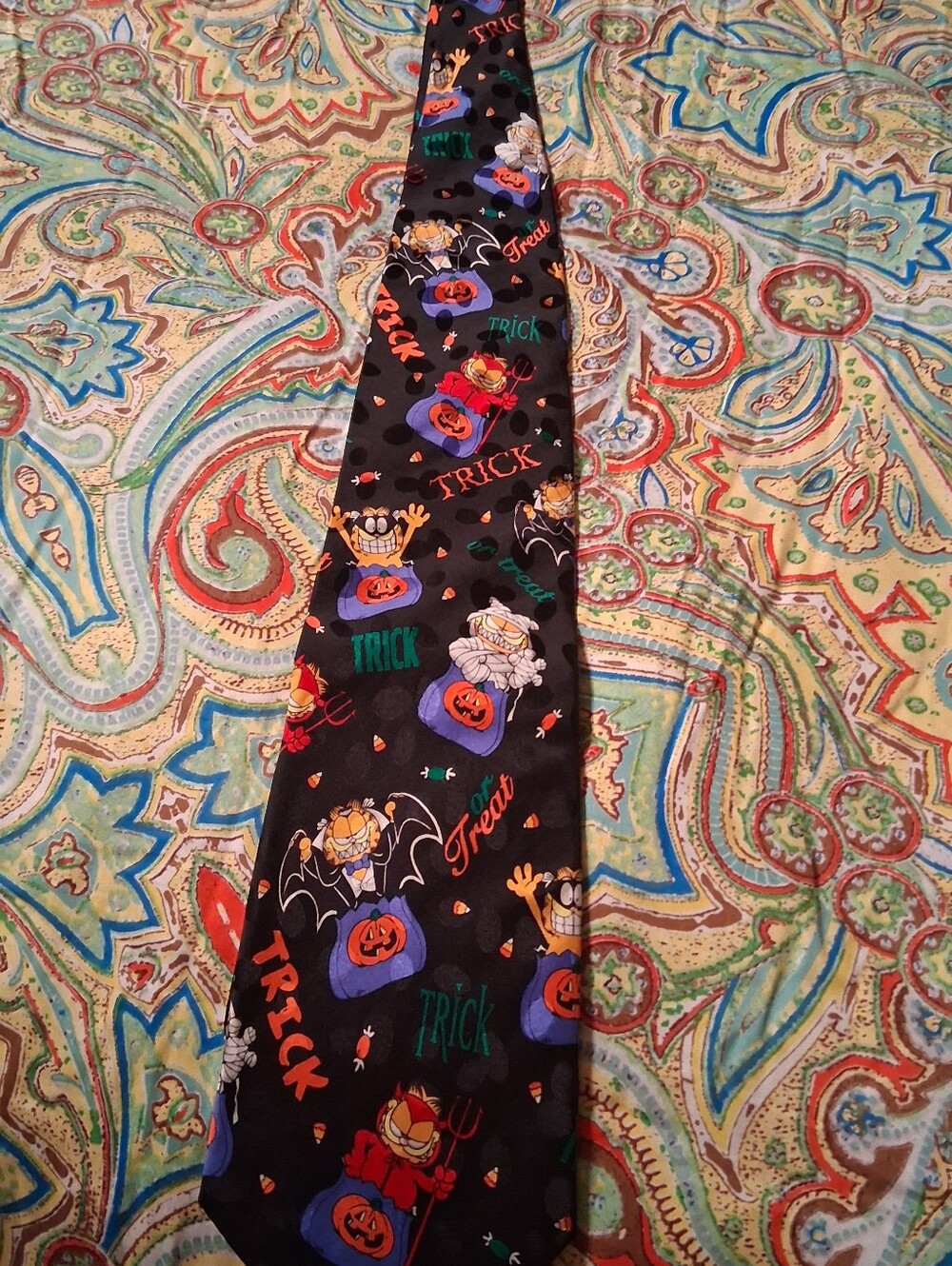 Ralph Marlin Black Halloween Tie with GARFIELD Orange & Purple Pumpkin Graphics.